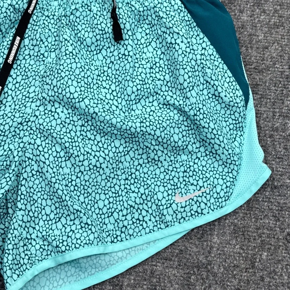 Nik Dri-Fit Running Shorts Womens Size‎ XS Light Blue Animal Print Loose Fit